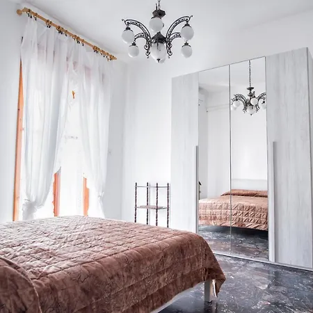 La Casa Gialla Semesterbostad Vietri