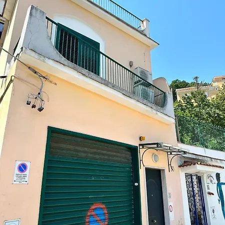 La Casa Gialla Holiday home